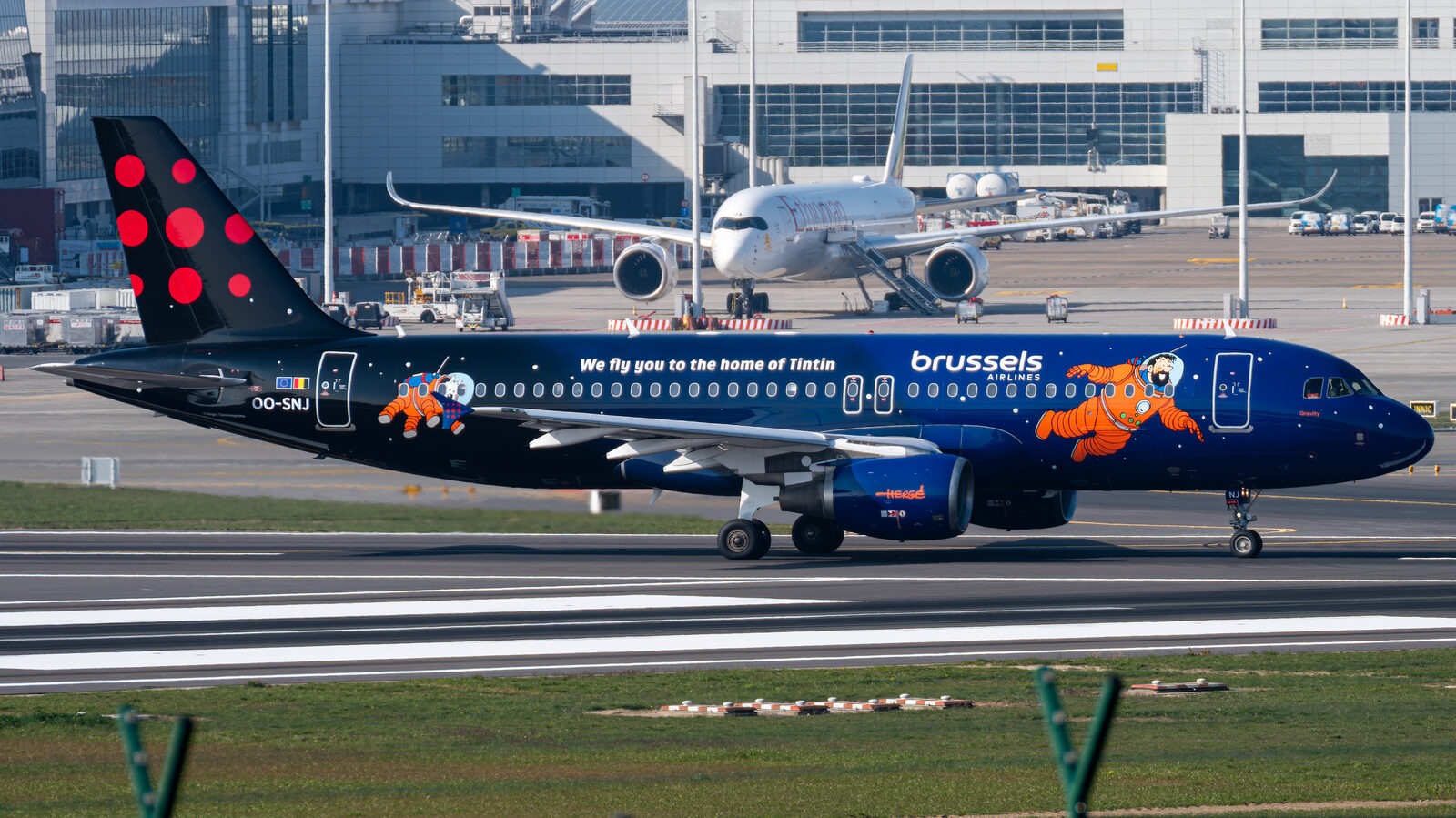 Airbus A320 Brussels Airlines OO-SNJ en livrée spéciale Tintin Objectif Lune au roulage à Bruxelles