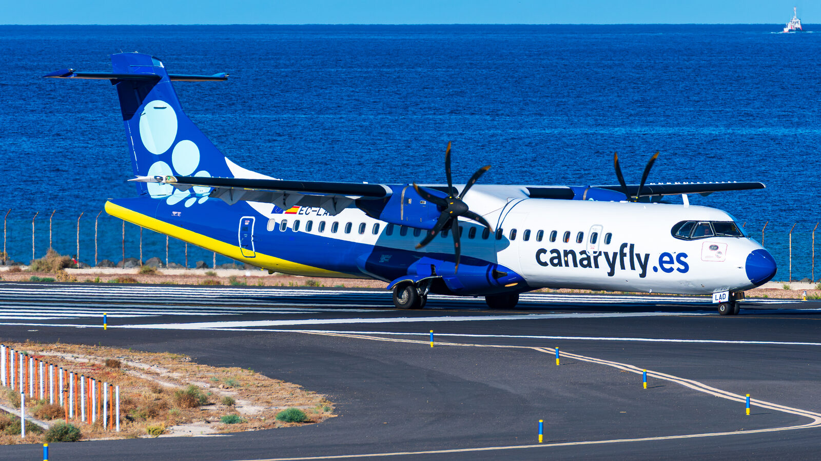 ATR 72 Canaryfly EC-LAD au roulage à Lanzarote