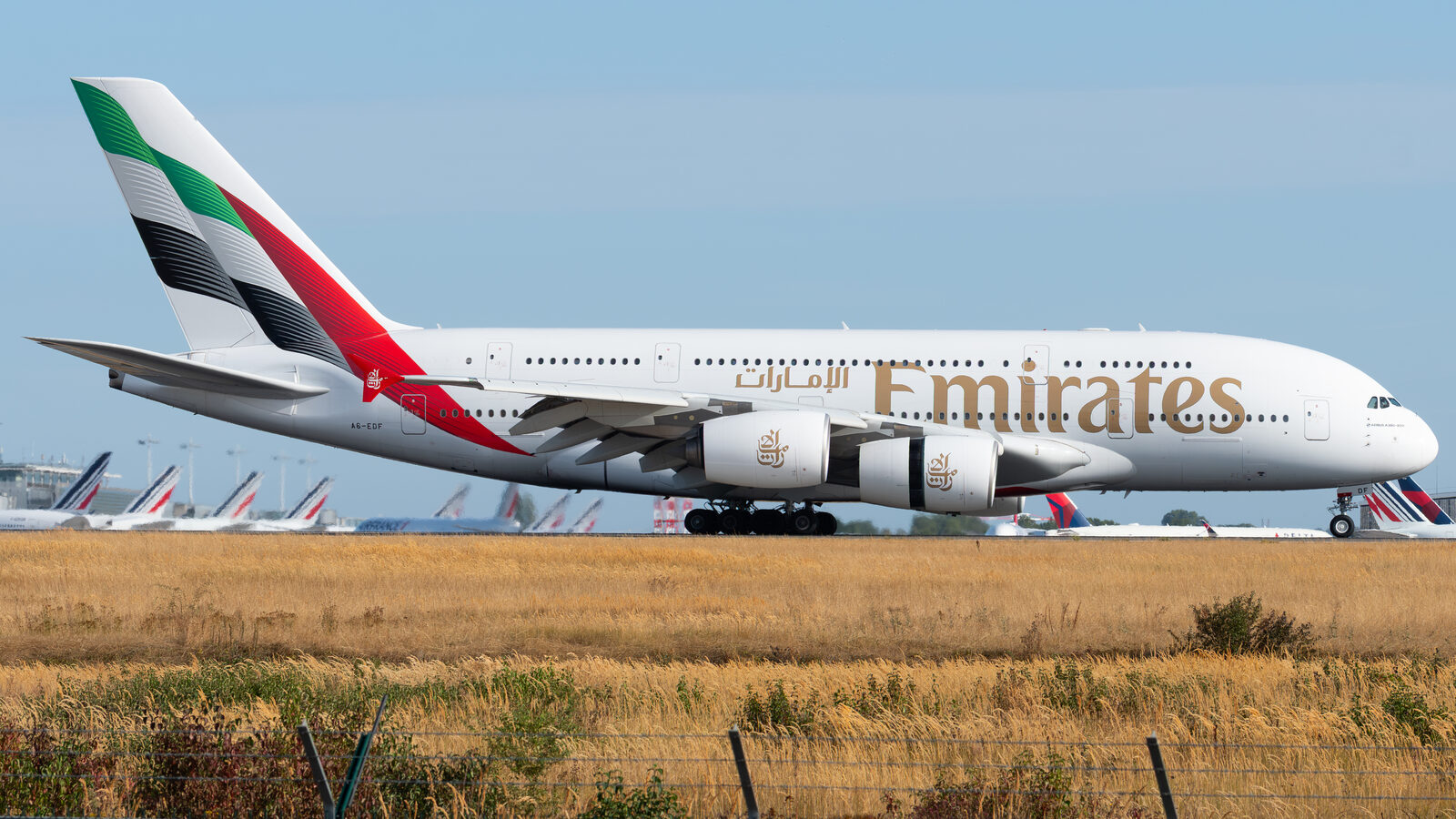 Airbus A380 Emirates A6-EDF au roulage à Paris CDG